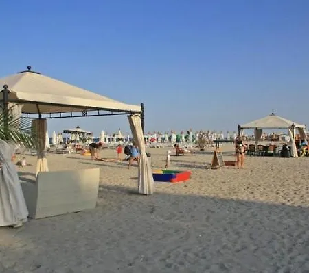 Moonlight Bliss Mamaia